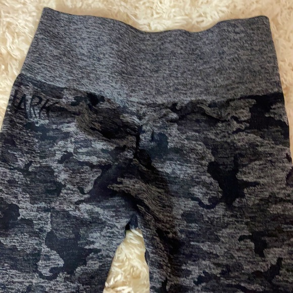 S Gymshark Black Camo Leggings - Picture 3 of 5